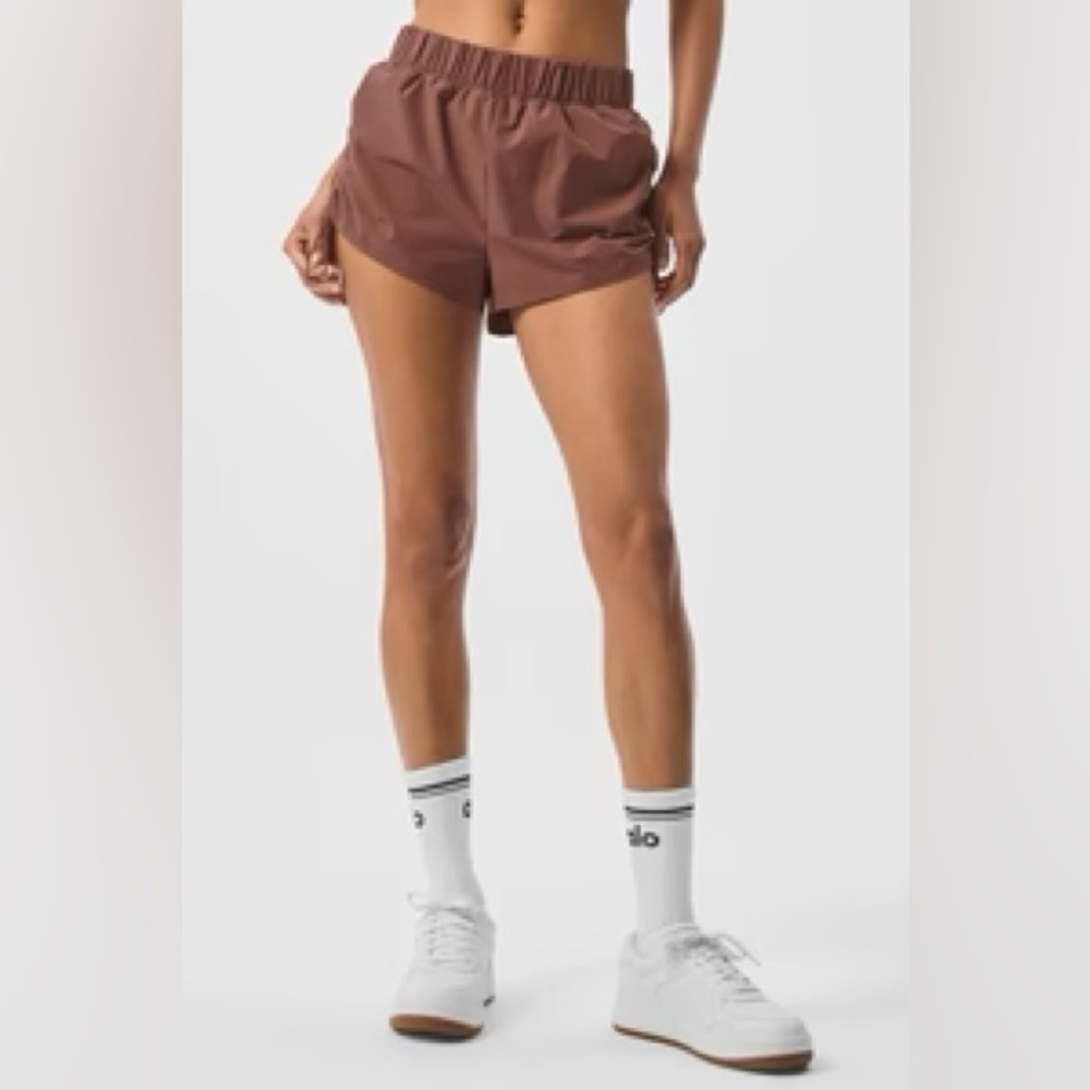 Alo Yoga Cinch It Up Short - Chestnut M